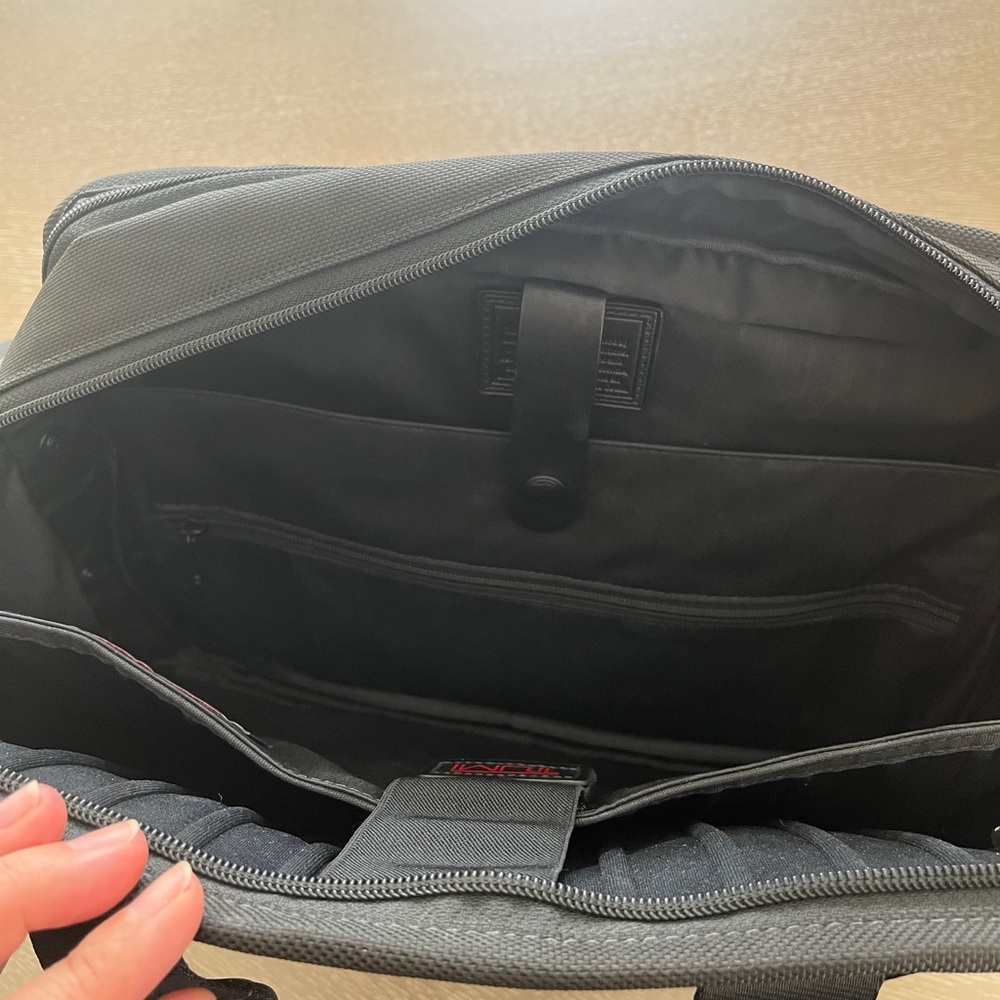 Tumi Slim Deluxe Portfolio Computer Case Bag Gem